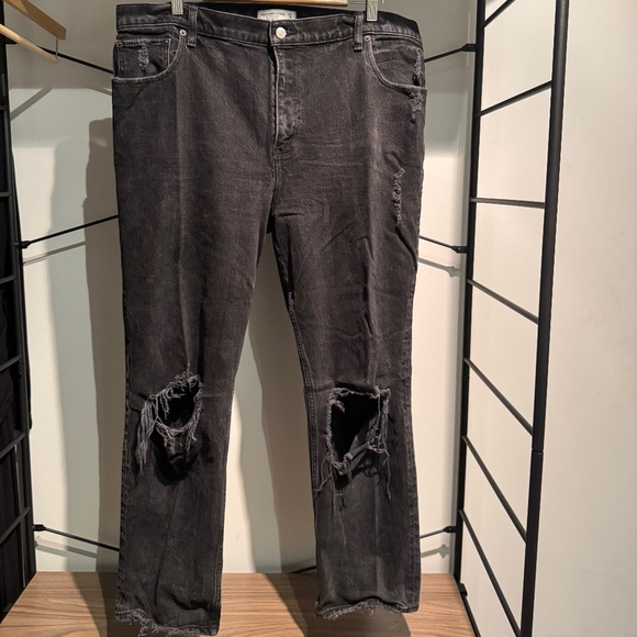 Black '90s Straight Ultra High Rise Denim (Size 18/34) - Abercrombie & Fitch - Picture 2 of 4